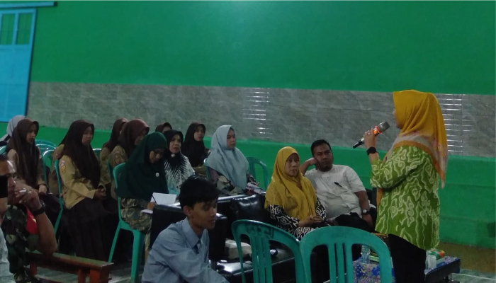 Seminar dan Lokakarya Kewirausahaan di Desa Karangmulya