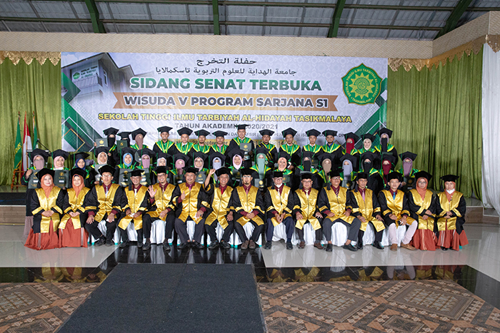 Wisuda V STIT Al-Hidayah Tasikmalaya