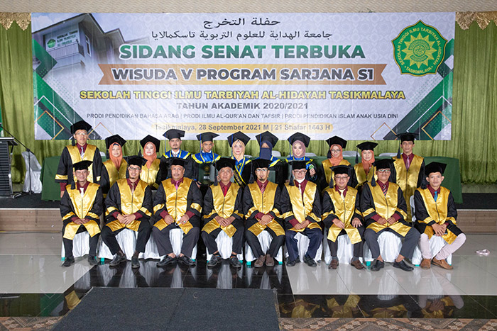 Wisuda V STIT Al-Hidayah Tasikmalaya